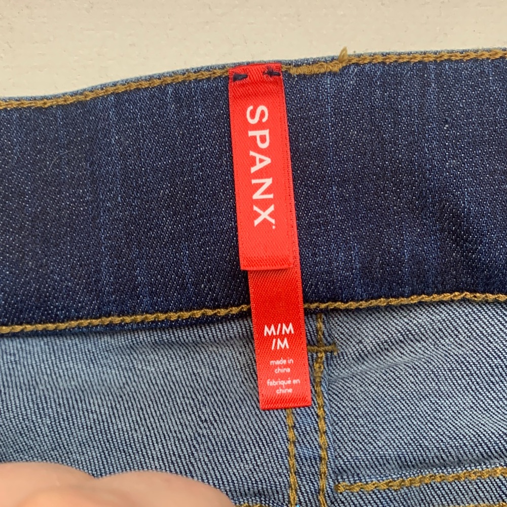 SPANX  size medium pull on flare jeans dark wash slimming casual - Picture 2 of 11